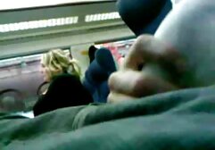 Minden lány megérti, hogy annak érdekében, hogy megnyerje a fiatalembert, és győződjön meg róla, hogy nem megy a többiekkel, a lehető leghamarabb, lehetőleg az apa dugja a lányát első két napon belül fel kell adnia. A tea meghívása a legveszélyesebb dolog, de meg kell érteni, hogy utalhat a szexre. Nyilvánvaló, hogy hőseink nagy terveket terveznek erre a fickóra, mert megnyomja a maximális szexuális kapcsolatot, miután megnyomta a nyelvét, a lábát, sőt a seggét is.
