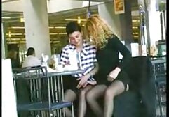Amint a jégkártyák arra a tényre vezettek, hogy a fiatal nő teljesen meztelen. Igen, és bugyiban vagy, szóval nincs hová menniük, kivéve a rendszeres szexet. Ő az, aki a kanapéra és a bőr padlójára tette, és nemcsak partnere hüvelyén, hanem a végbélnyílásán keresztül is férfiasságot kapott. Mivel a különböző lyukakhoz való kapcsolódás változatos megközelítése szex filmek videa teljes lendületben érzelmeket okoz, az ecstasy garantált. Az Ecstasy váratlanul megérkezik, a szerelmesek pedig becsomagolják a fejü